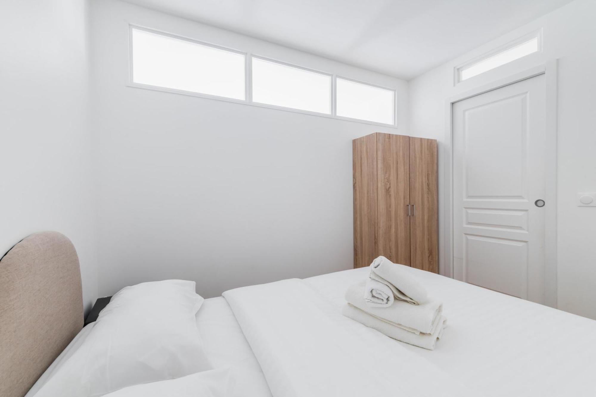 Apartment 3 Pieces 55m2 Proche Metro - 15 - 4p *