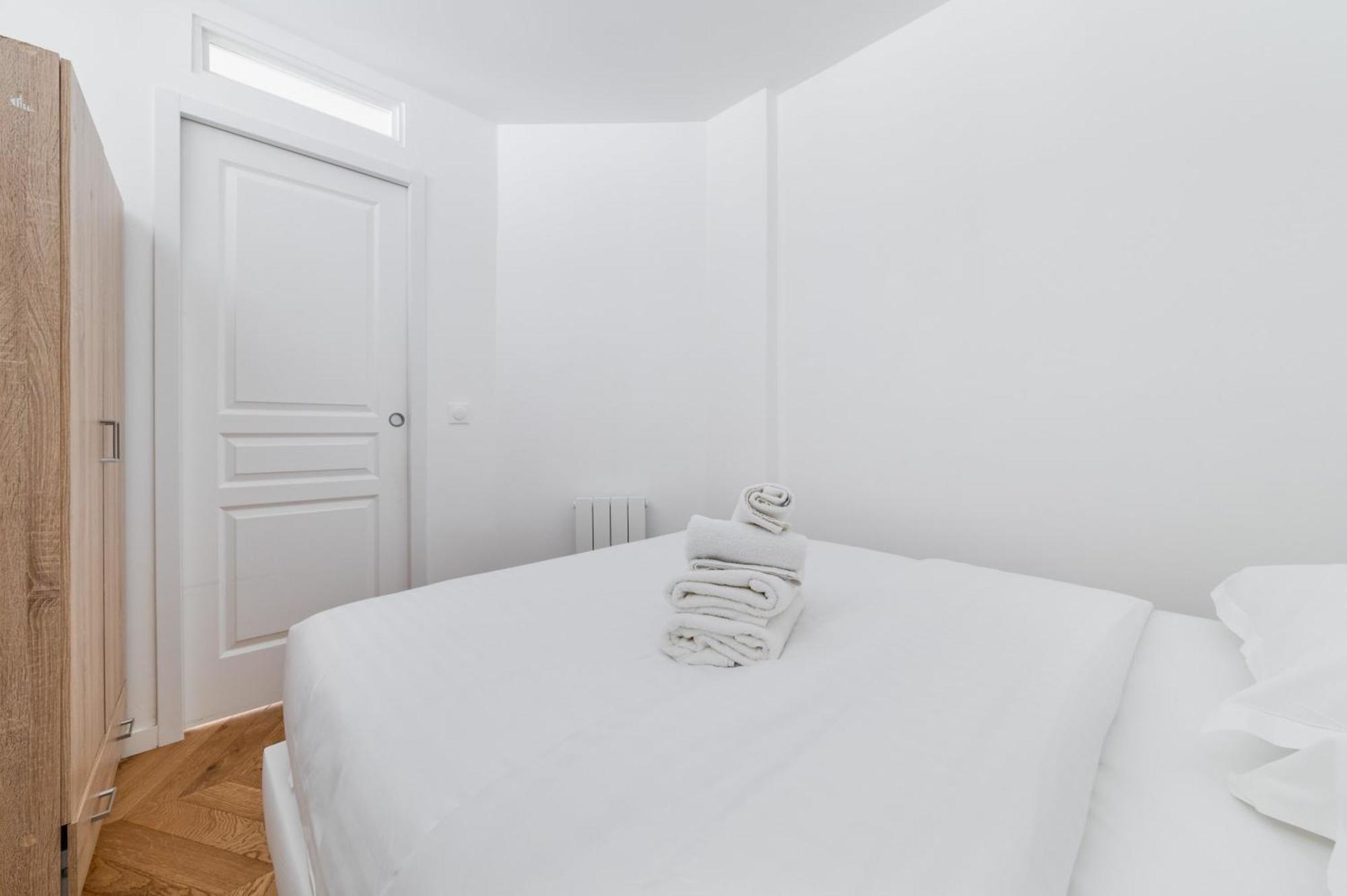 3 Pieces 55m2 Proche Metro - 15 - 4p * Paris